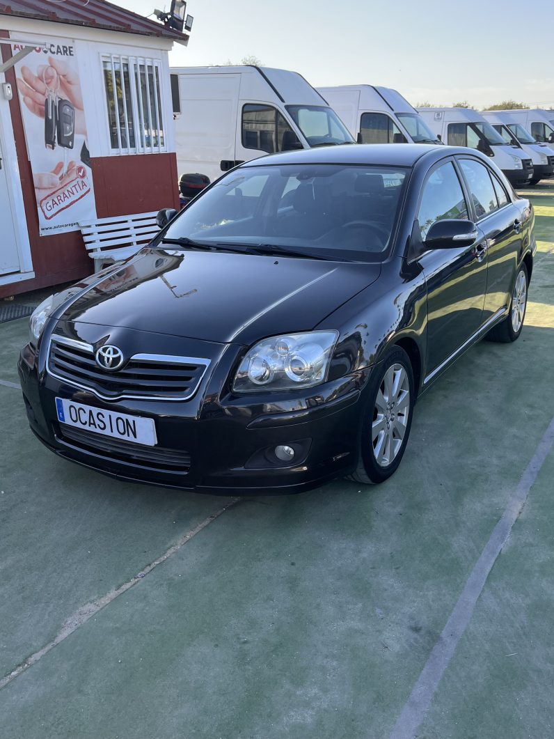 
								Toyota Avensi full									