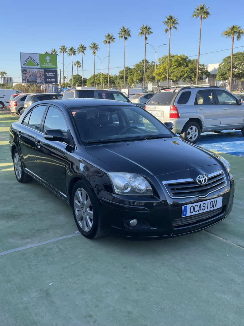 
								Toyota Avensi full									
