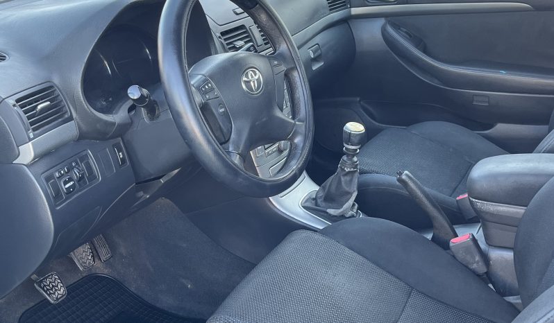 
								Toyota Avensi full									