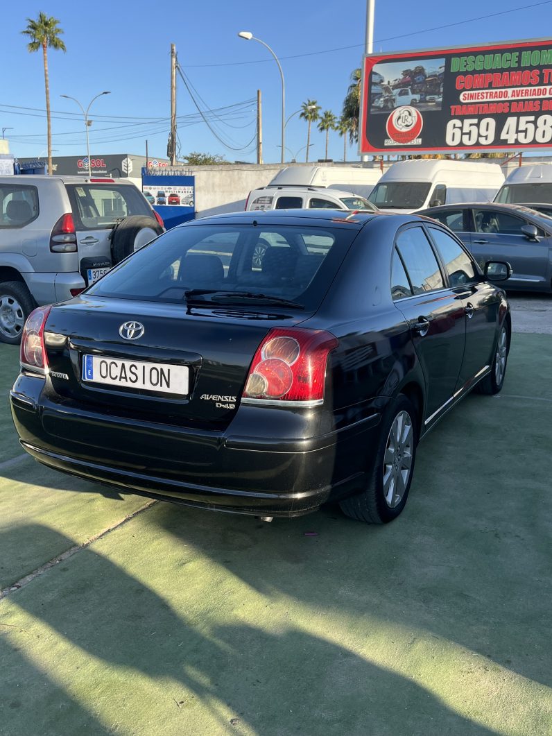 
								Toyota Avensi full									
