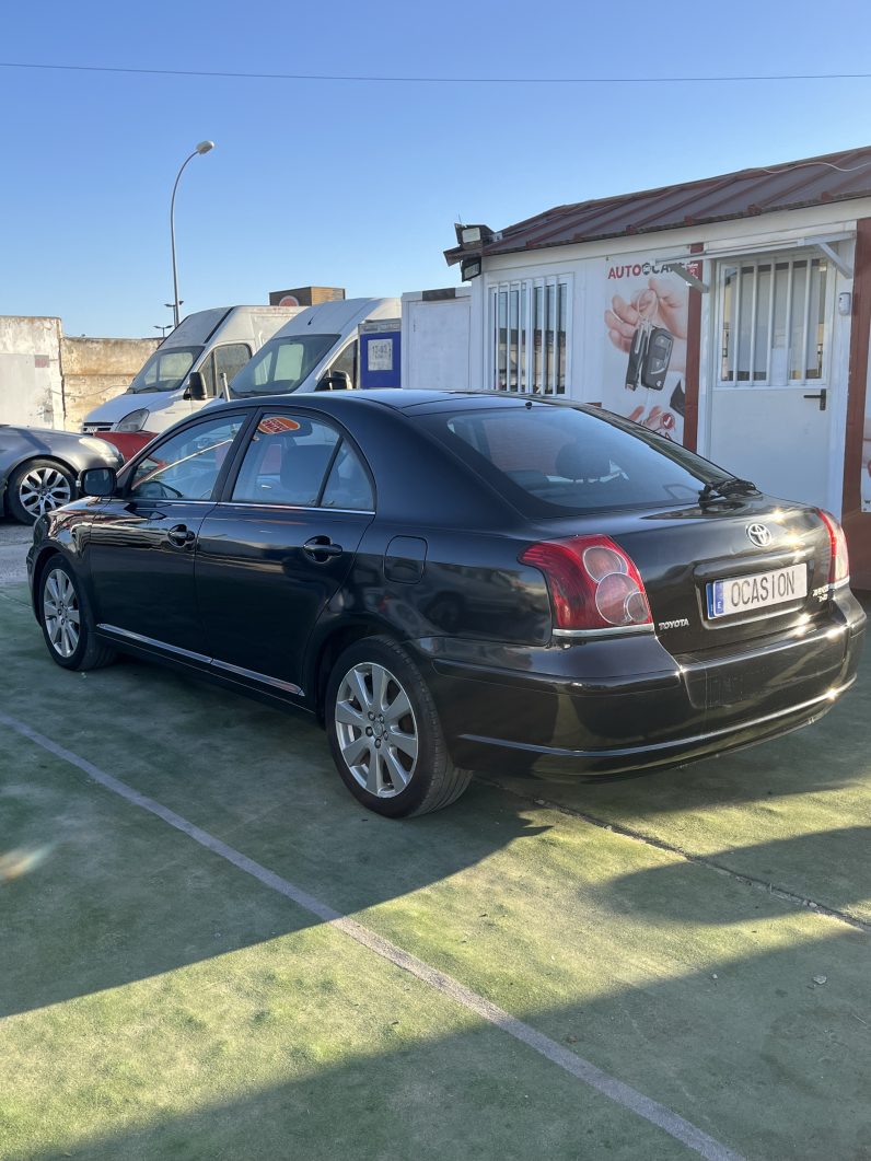 
								Toyota Avensi full									
