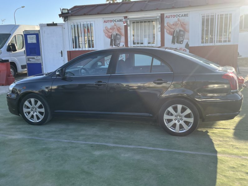 
								Toyota Avensi full									