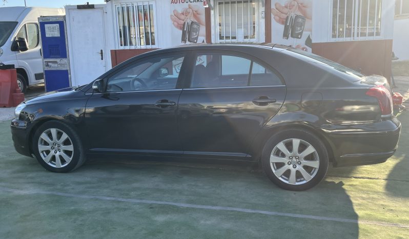 
								Toyota Avensi full									