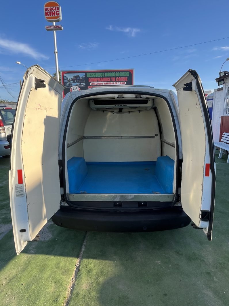 
								Volkswagen Caddy Isotermo full									