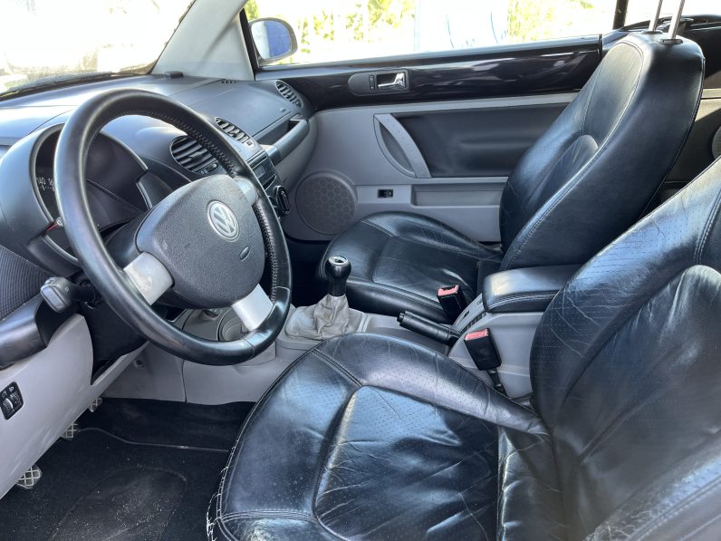 
								Volkswagen New Beetle full									