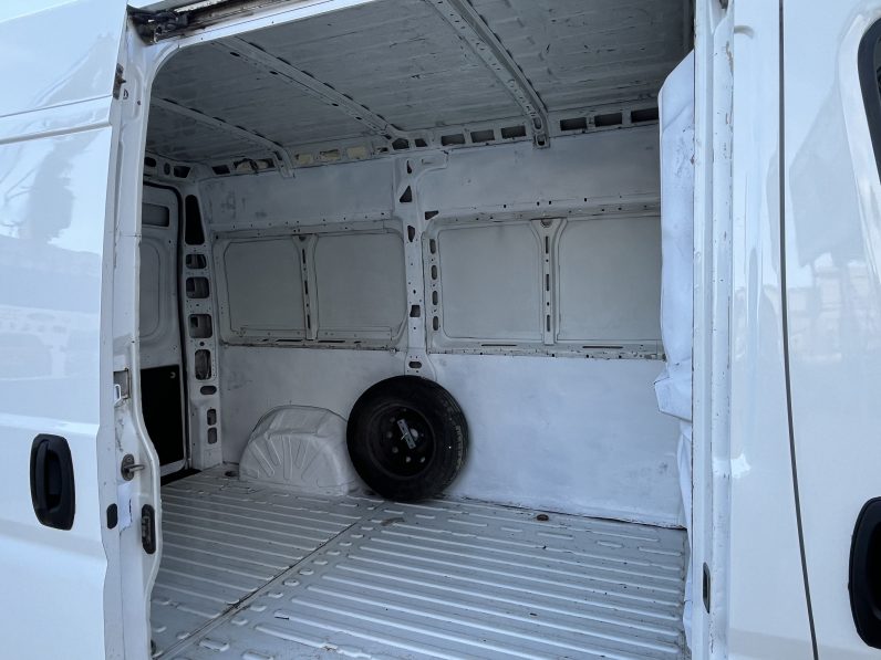 
								Peugeot Boxer full									
