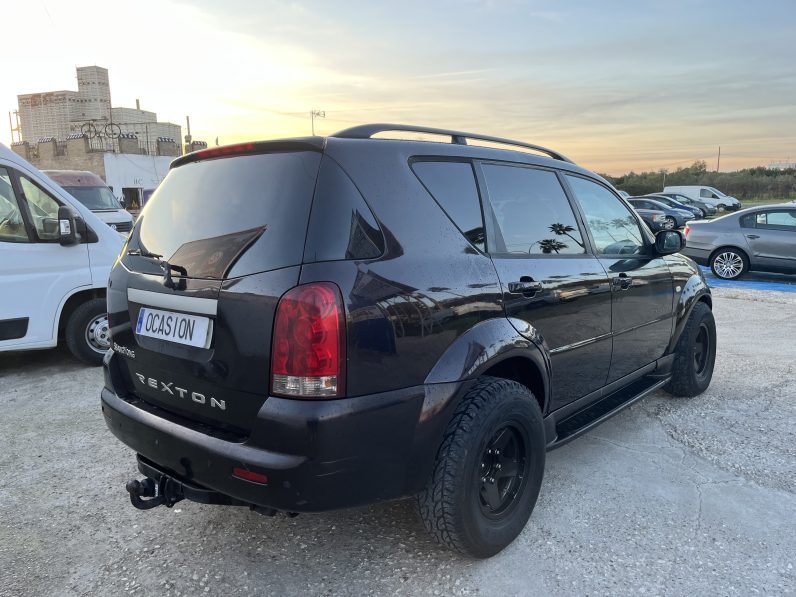 
								Ssangyong Rexton full									