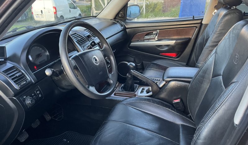
								Ssangyong Rexton full									