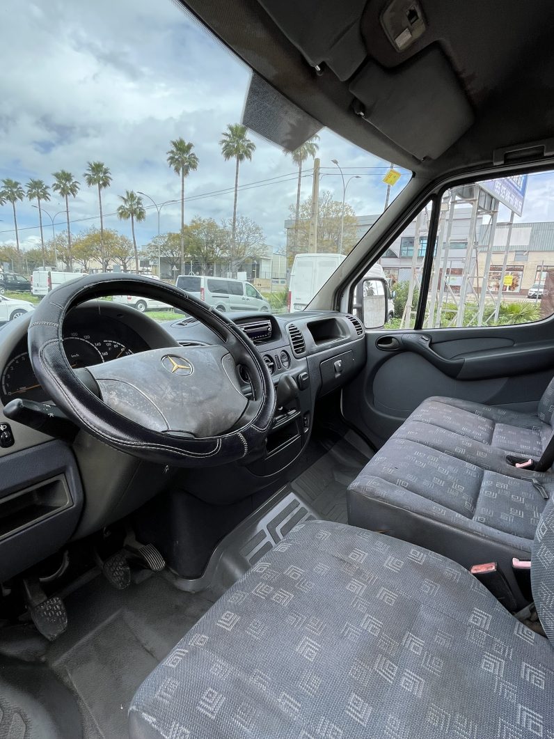 
								Mercedes Sprinter full									