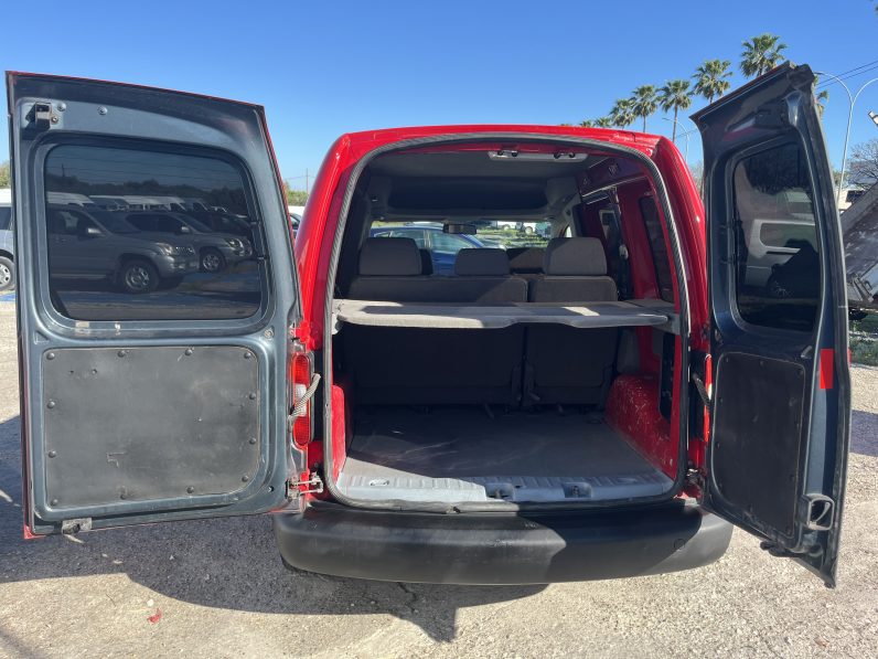 
								Volkswagen Caddy full									