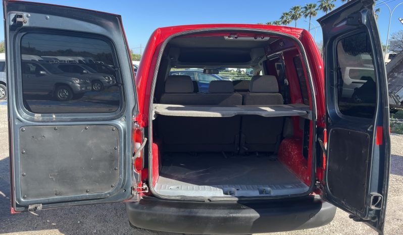 
								Volkswagen Caddy full									