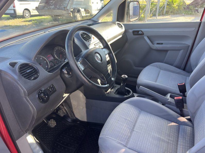 
								Volkswagen Caddy full									
