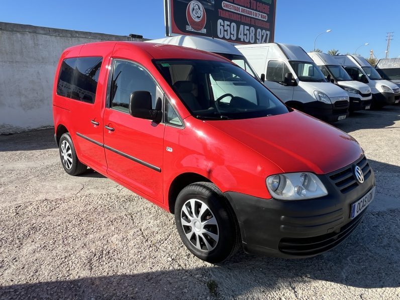 
								Volkswagen Caddy full									