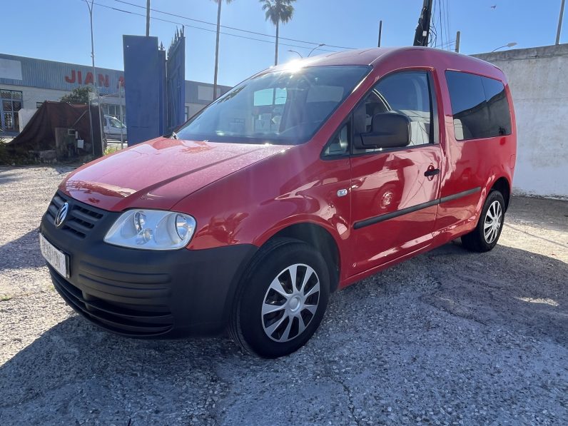 
								Volkswagen Caddy full									